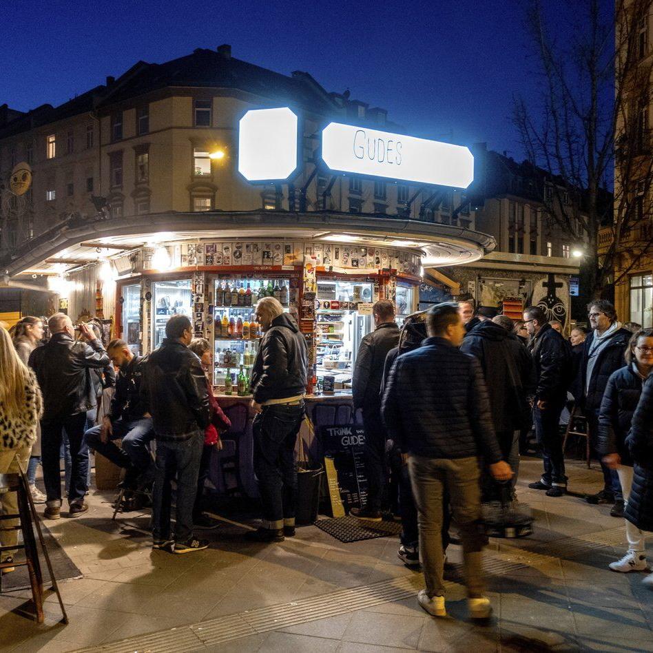 In Germany's financial capital, traditional water houses bring people of all classes together